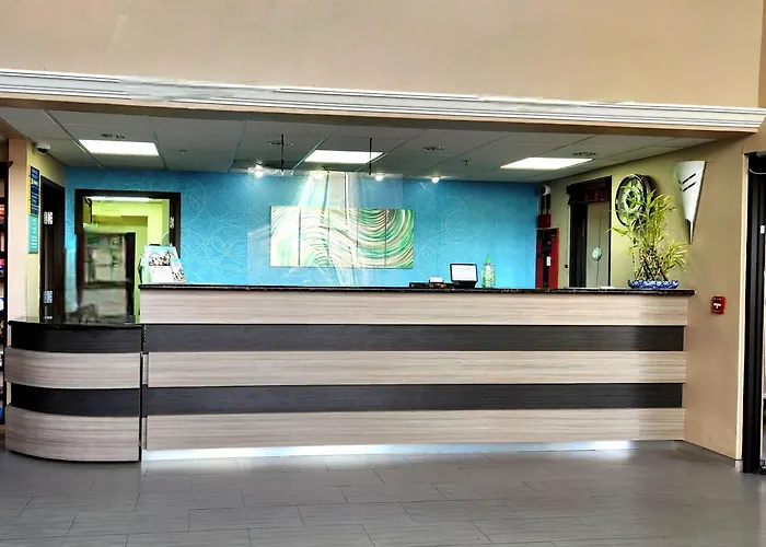 Days Inn & Suites By Wyndham Sam Houston Tollway