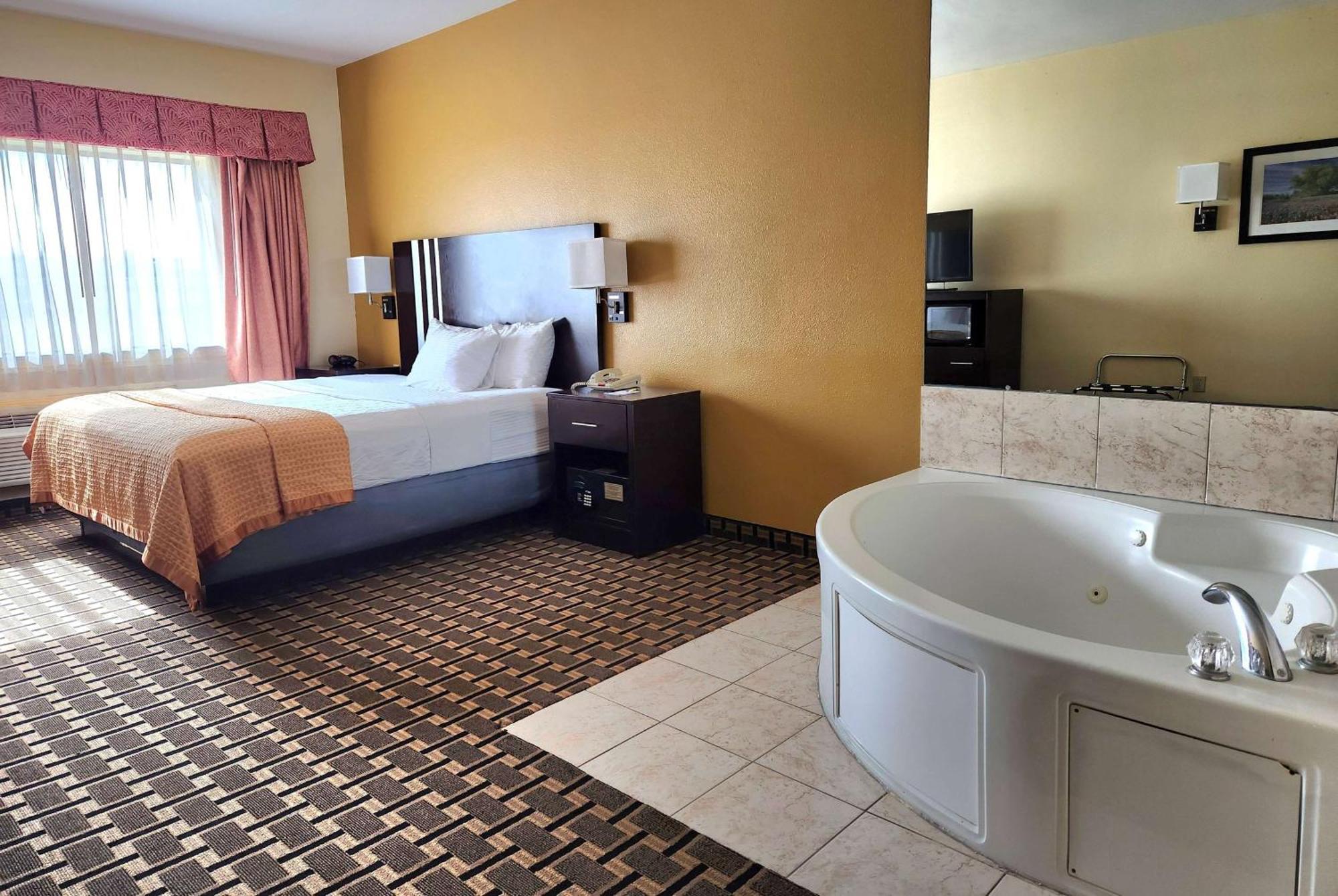 Days & By Wyndham Sam Houston Tollway 3*