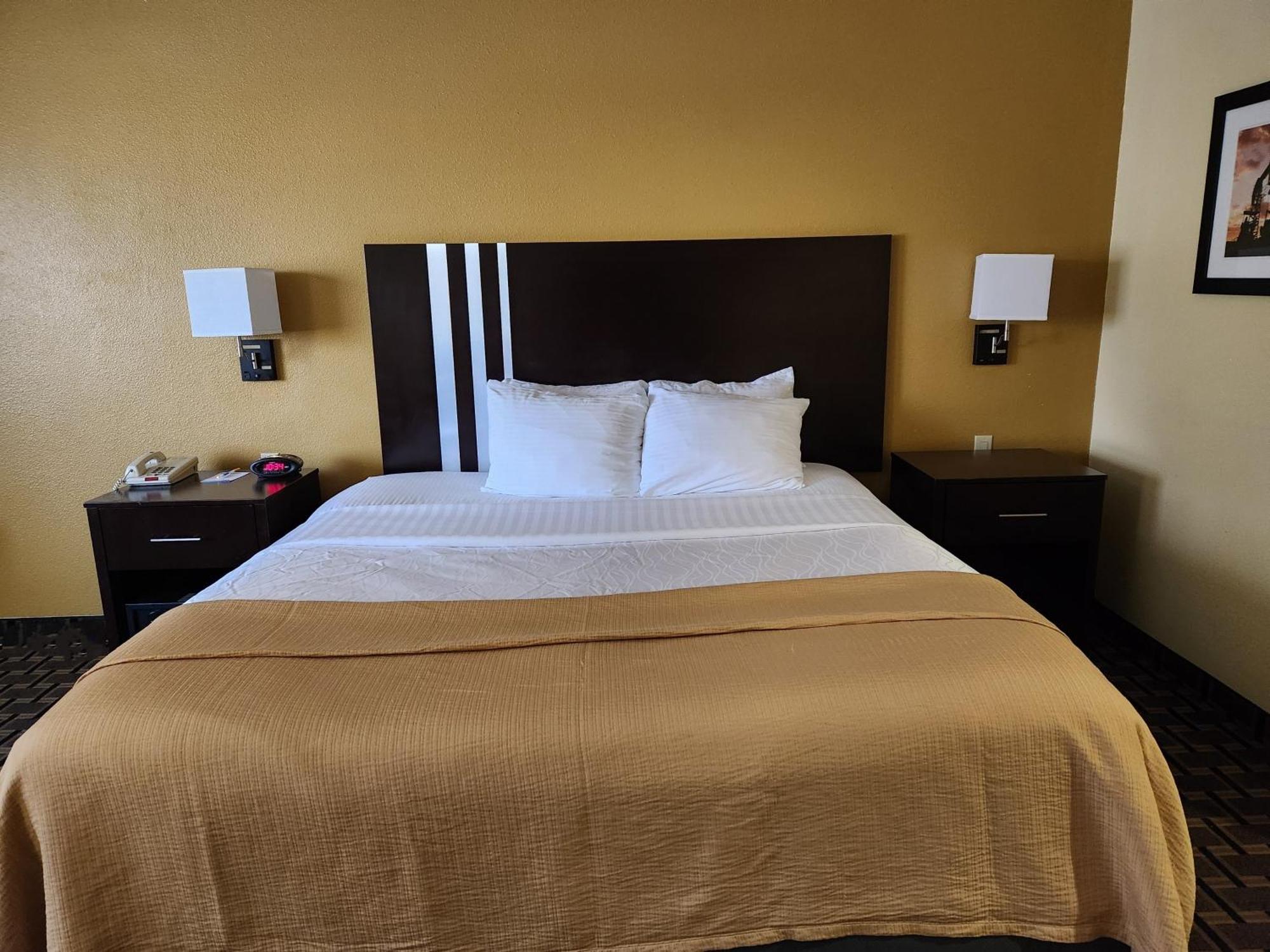 Days & By Wyndham Sam Houston Tollway 3*