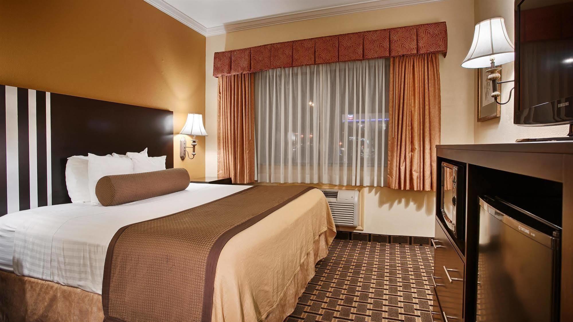 Hotel Days & By Wyndham Sam Houston Tollway