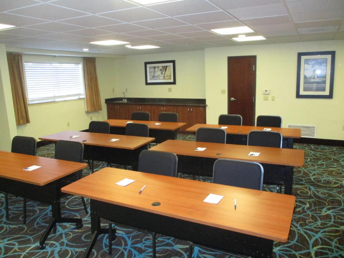 Days & By Wyndham Sam Tollway 3*