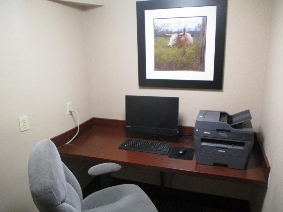 Hotel Days & By Wyndham Sam Tollway 3*