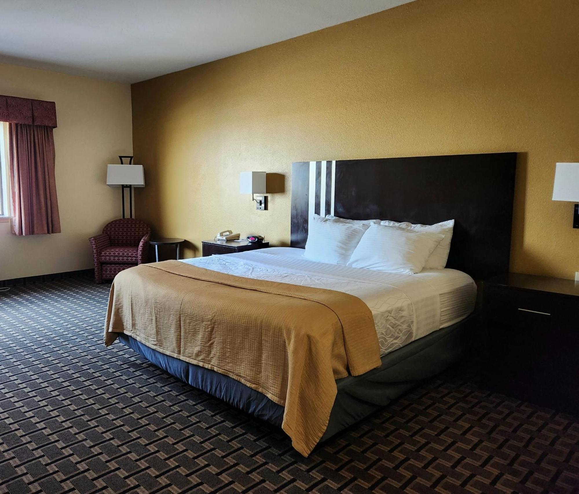 Days & By Wyndham Sam Houston Tollway Hotel